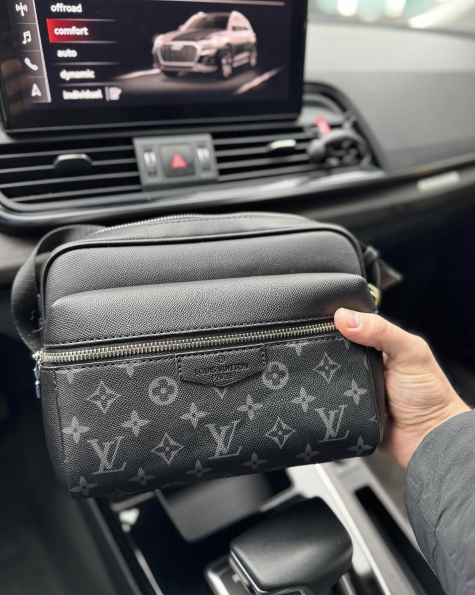 Louis Vuitton Toiletry Pouch / Wash Bag