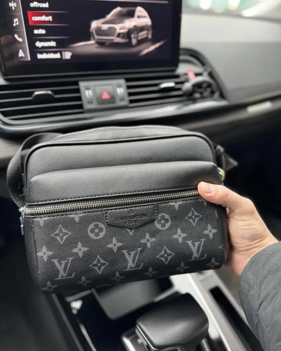 Toiletry Pouch / Wash Bag