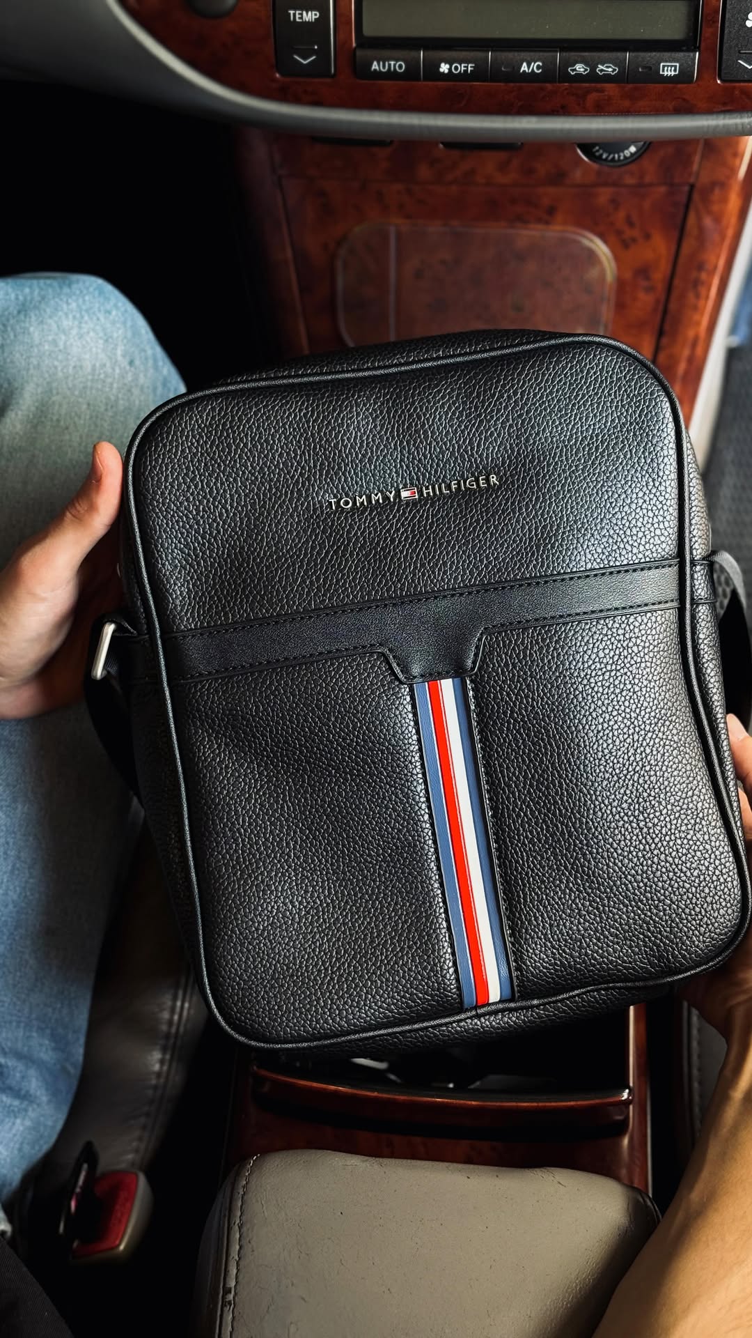 Сумка зі зручним функціоналом